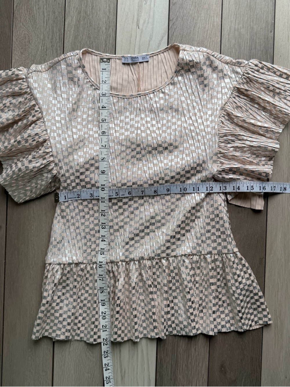ZARA shiny pink and silver top with ruffled sleeves. - Picture 3 of 5